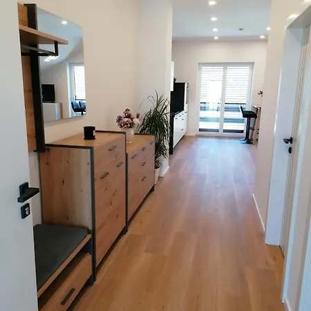 Daki Residenz Apartment Gnas